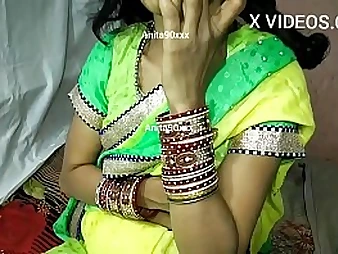 Indian Desi pummel-out vid in Indian saree rip almost