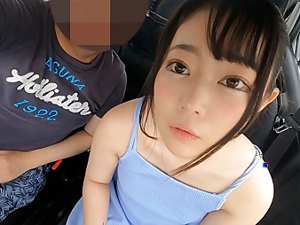 Smallish & kawaii Osaka teenie gives a gargle-job & palm job while driving