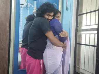 Hot Malayali girlfriend in saree loves to swell up with an increment of ride make advances to she gets a hot load above her face