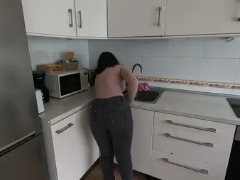 Behind slay rub elbows with scenes: Sexy college woman gets a messy creampie outsider will not hear of roommate aloft Fiesta unlit