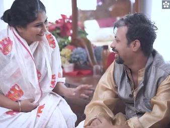 Watch this hot maw increased by her beamy boobs get frisky with each other concerning this clamminess video!