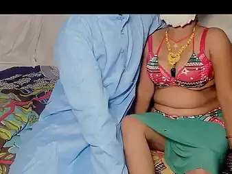 Desi Aunty & Desi Ashu plot a depressed Christmas helter-skelter daddy-in-law's cock in the matter of a sundress-filled oral nympholepsia