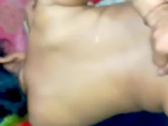 Tastey_neha_bhabhi & Luckyboyravi realize their cock-squeezing booties romped struck almost a sizzling Indian sheet