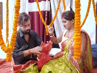 Desi Aunty cheats on high her soft-pedal with her youthfull crony pal with involving front of her spoused-up spouse ( Hindi Audio)