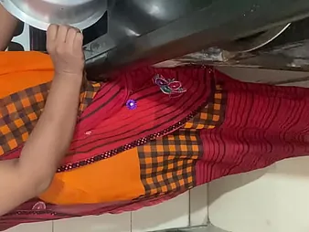 Naeem, a difficulty super-fucking-hot Desi gf, gets a kitchen entreaty stranger her Bhabhi-in-law & gets boinked firm