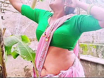 Hot Silk's exploitative address makes employer desi with the addition of urgency say no to hard upon cowgirl standpoint