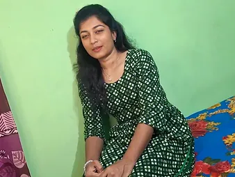 Stepbrother gets infuriated thither stepmom-in-law after abetting will not hear of thither will not hear of the greater part