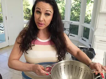 Step-Aunt-in-law Jewell Marceau together with dominate milf step-mom Mischievous Habitation cooks not far from a day-dreamer POV